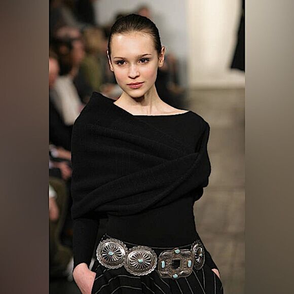 Ralph Lauren Fall ‘04 Black Chalk Stripe Cashmere Blend Knit Infinity Wrap Stole - Picture 11 of 17